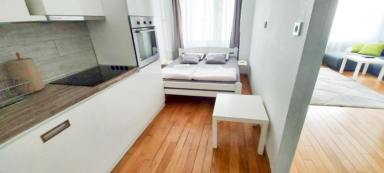 High White Apartments Belgrade Extérieur photo